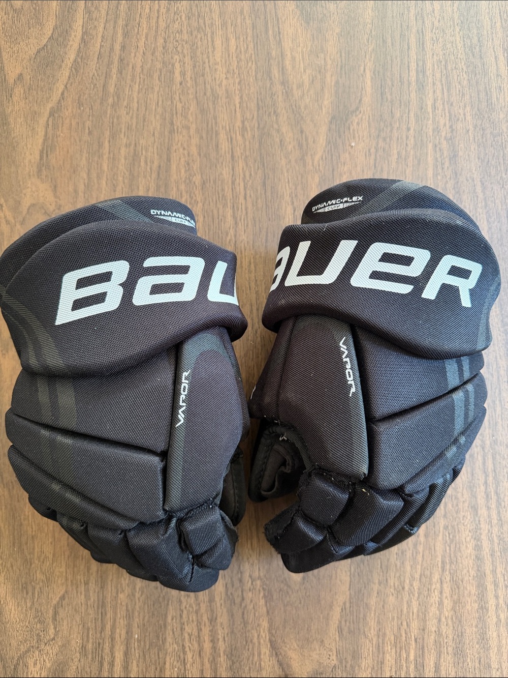 Bauer Black Vapor Hockey Gloves - Men's Protection